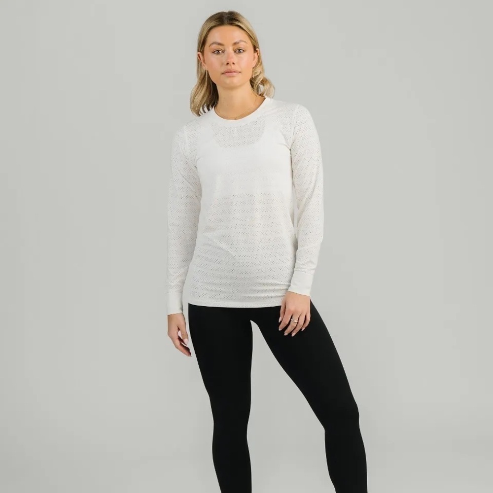 ZYIA White Chill Long T - OFFERS WELCOME (small flaw)